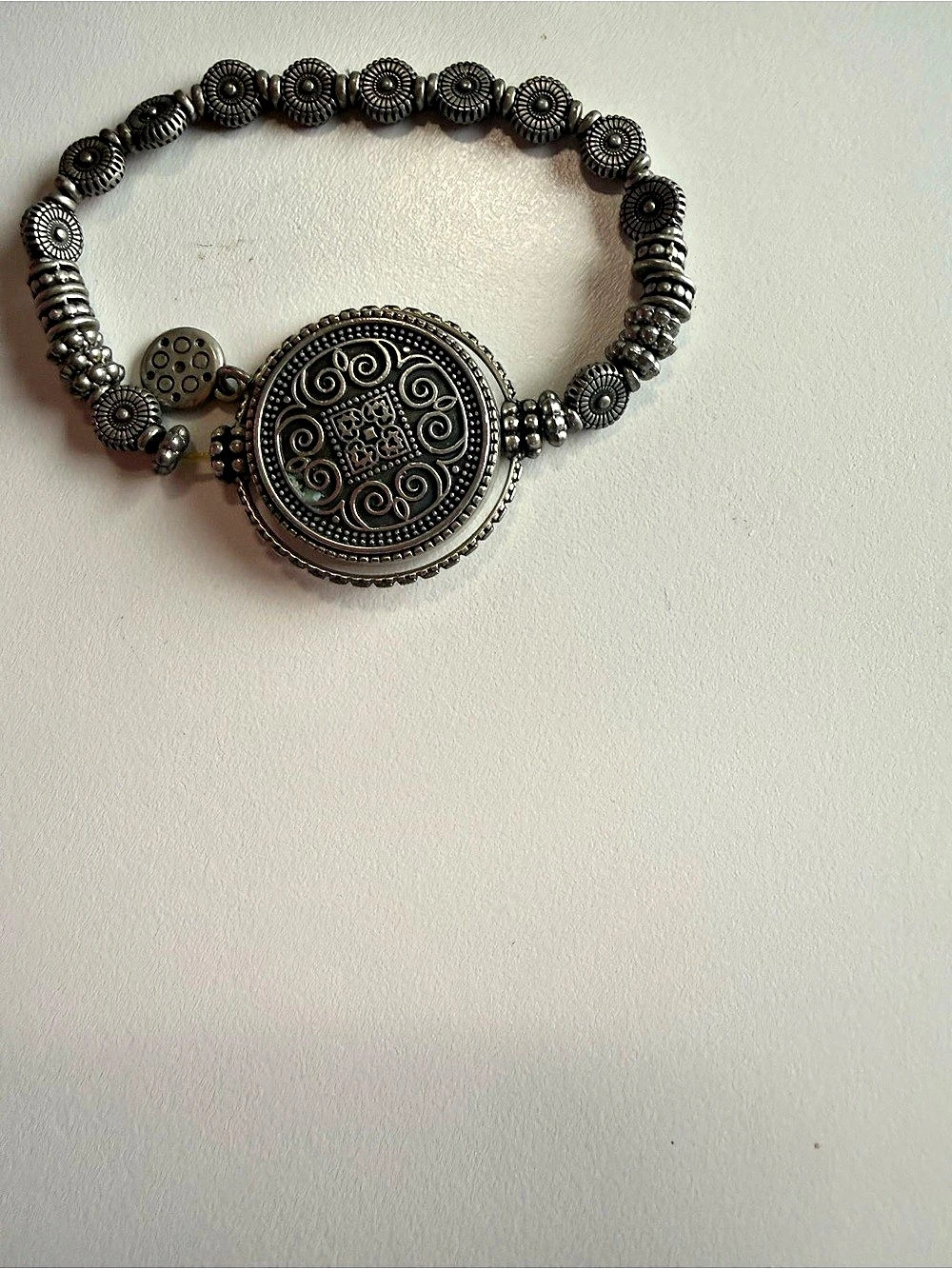 Magnabilities Interchangeable Magnetic Beaded Bracelet Base with Pendant Black